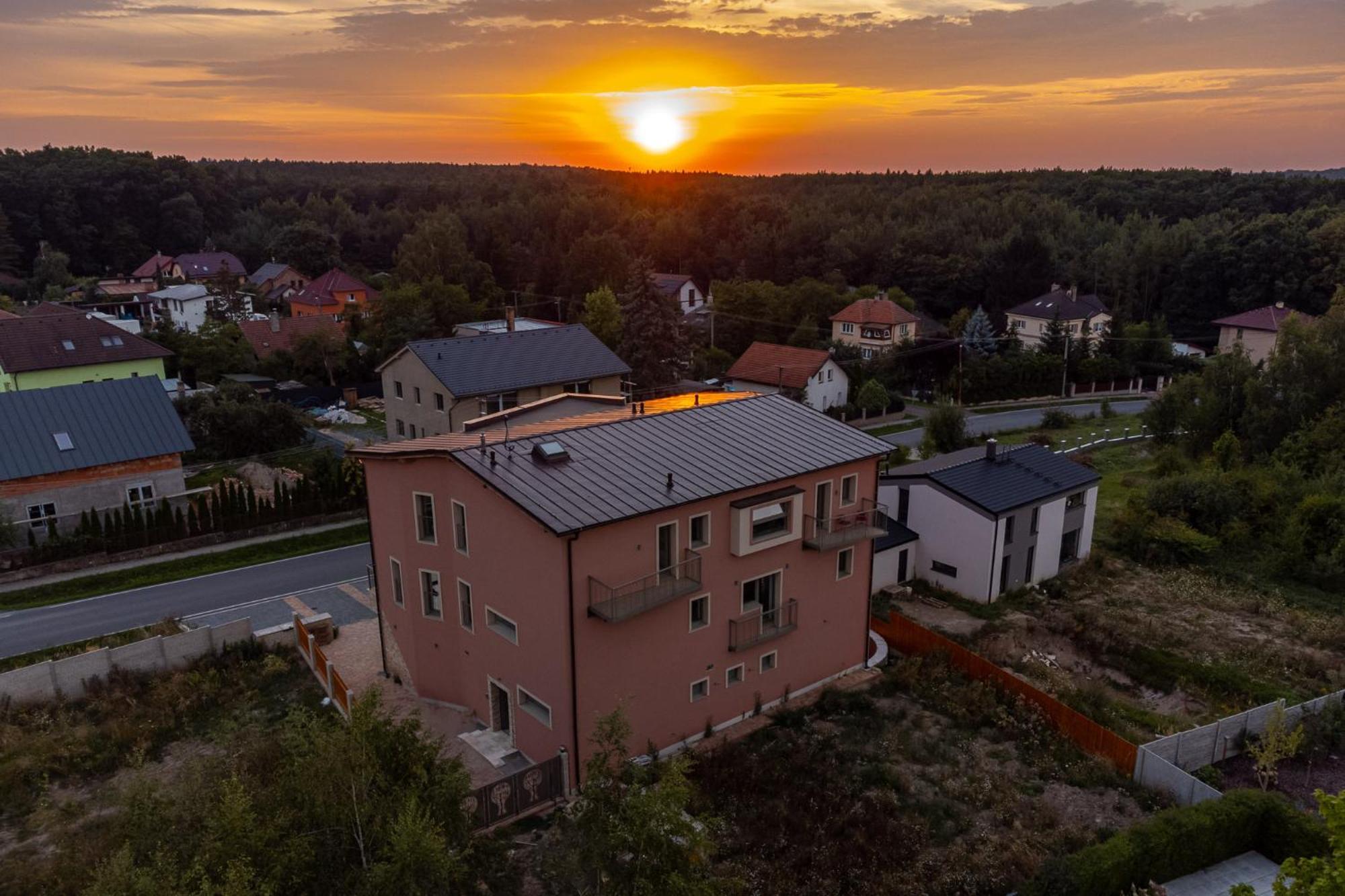 Laskara Garden Apartment By Prague Forest Nove Jirny Bagian luar foto